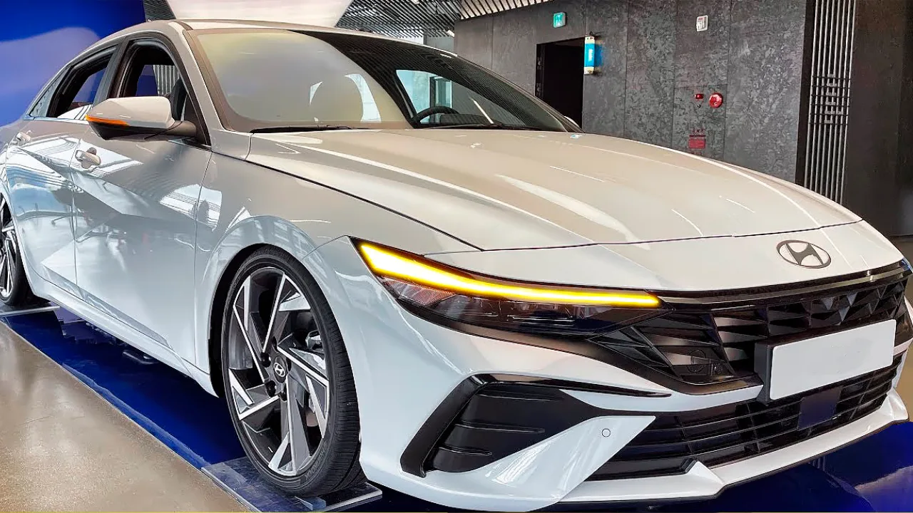 Hyundai Elantra 2024