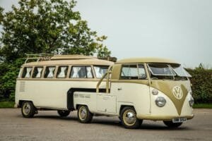 Volkswagen Kombi Splitscreen 1963 com motor de audi S3
