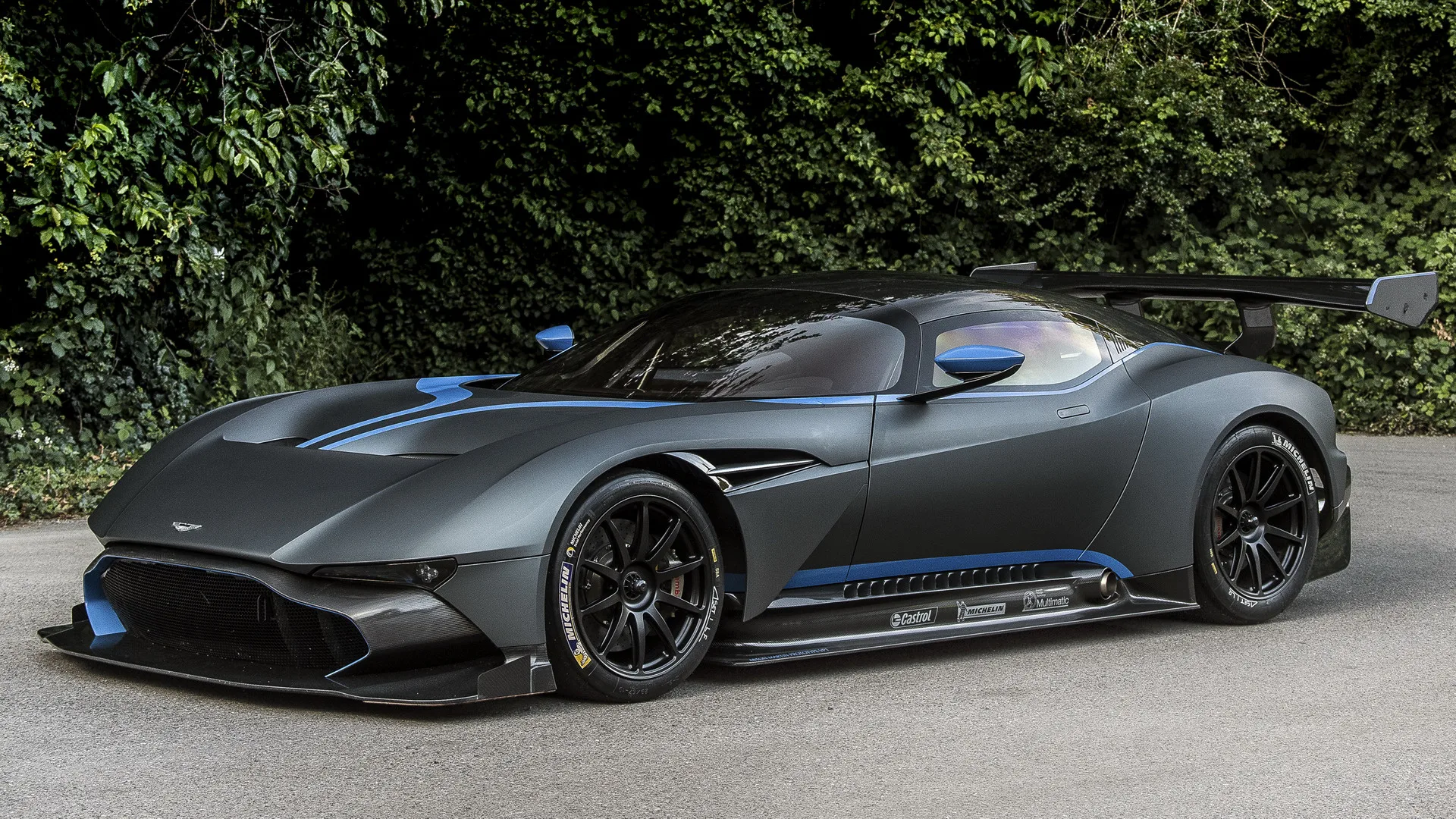 foto-aston-martin-vulcan