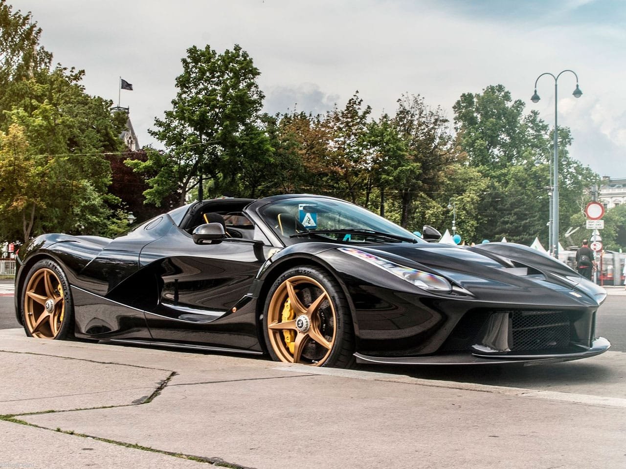 Ferrari LaFerrari Aperta