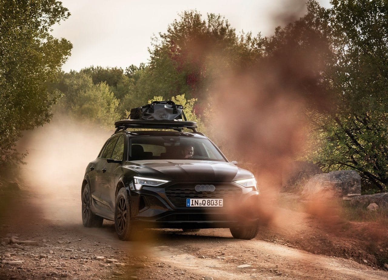 Audi-Q8-E-Tron-Edition-Dakar-2024