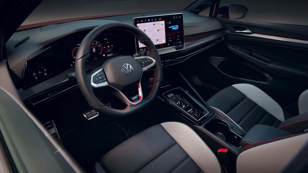 Sob os Holofotes O Novo Volkswagen Golf GTI 2024 em Detalhes