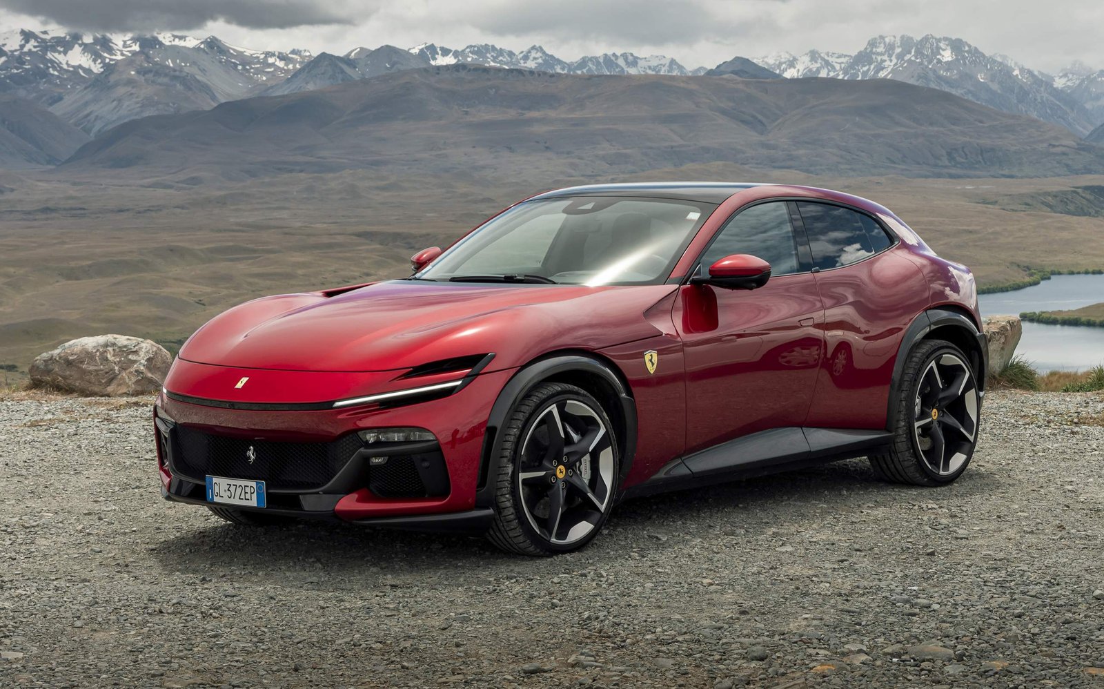 Últimos 10 carros lançados pela Ferrari 2024