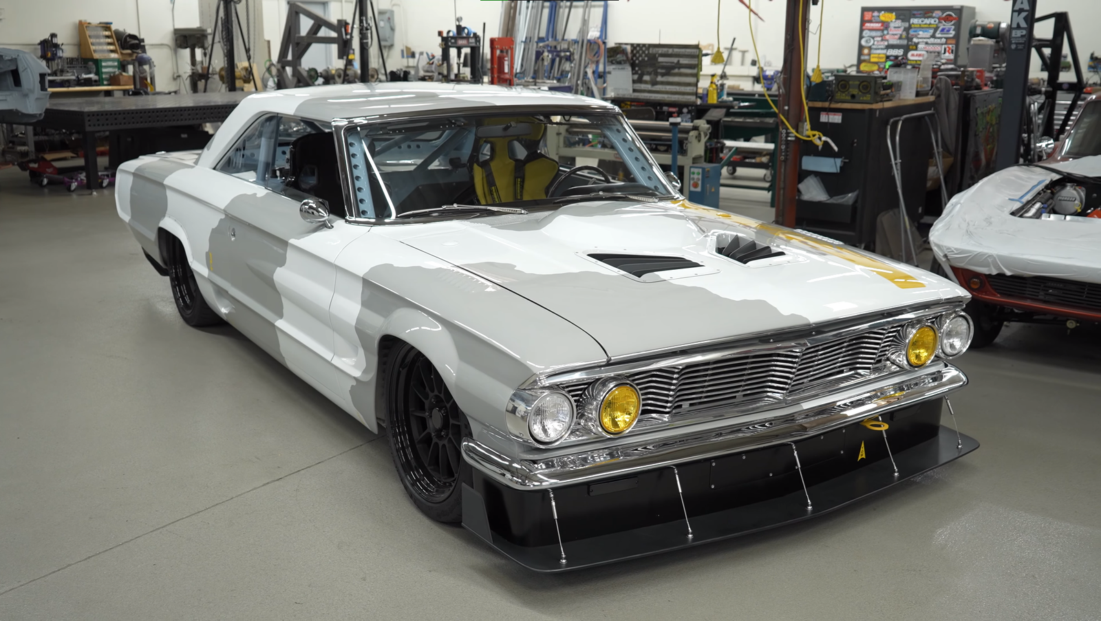 64 Ford Galaxie da Ruffian Cars com 700HP