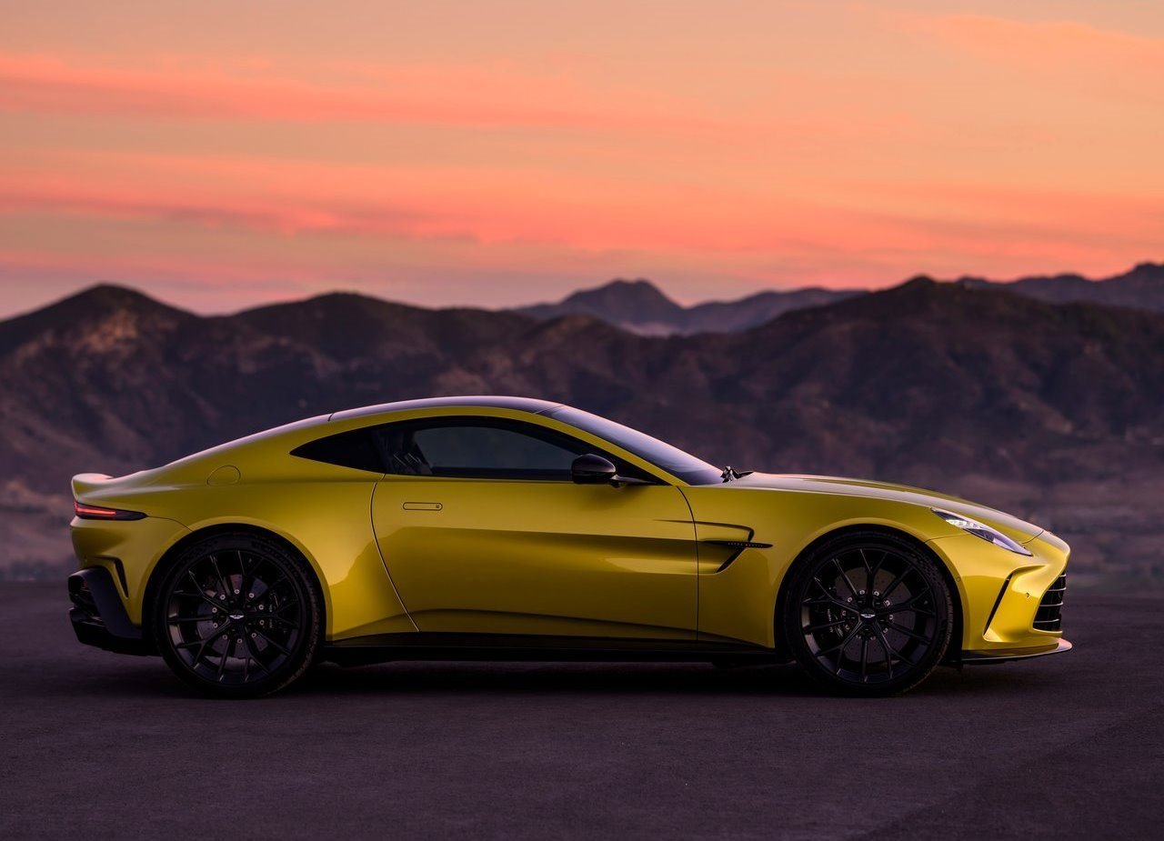 aston-martin-vantage-2025