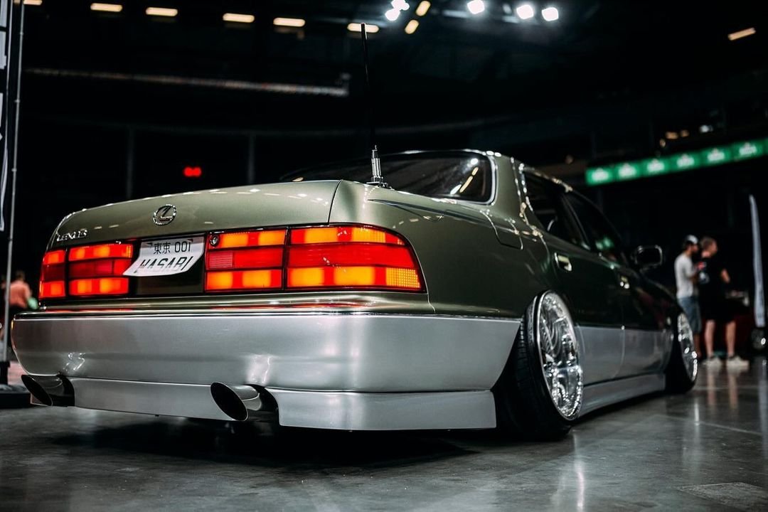 lexus-ls400