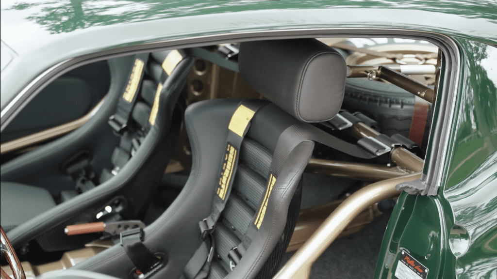 Mustang Fastback 1967 interior bancos