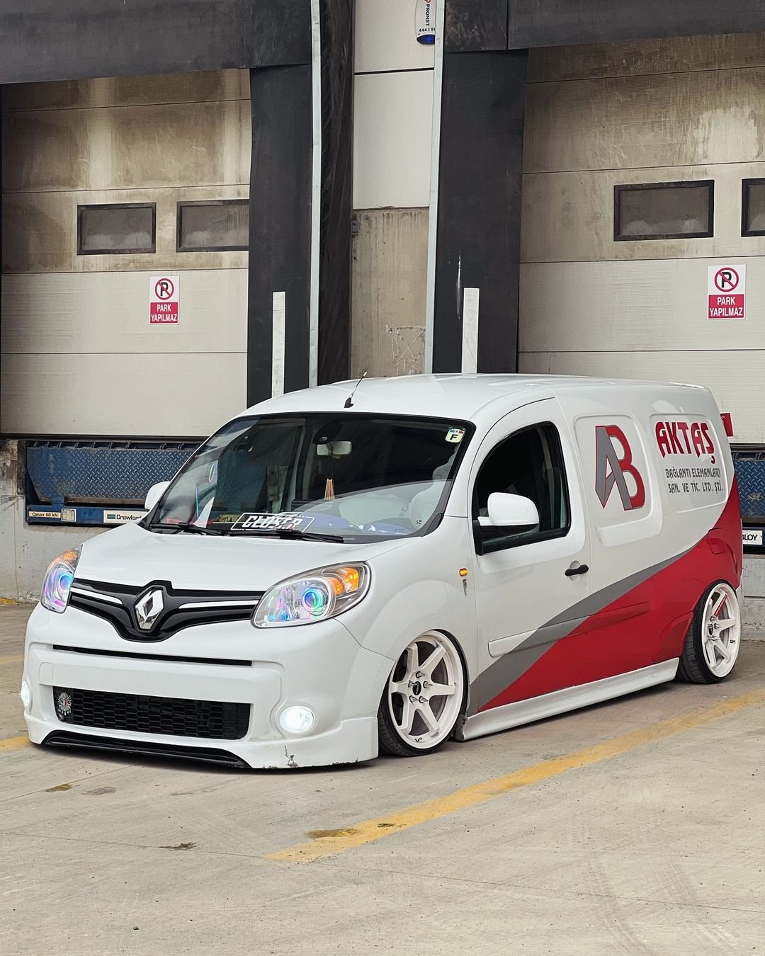 Carros Modificados Incríveis Encontrados nas Redes Sociais