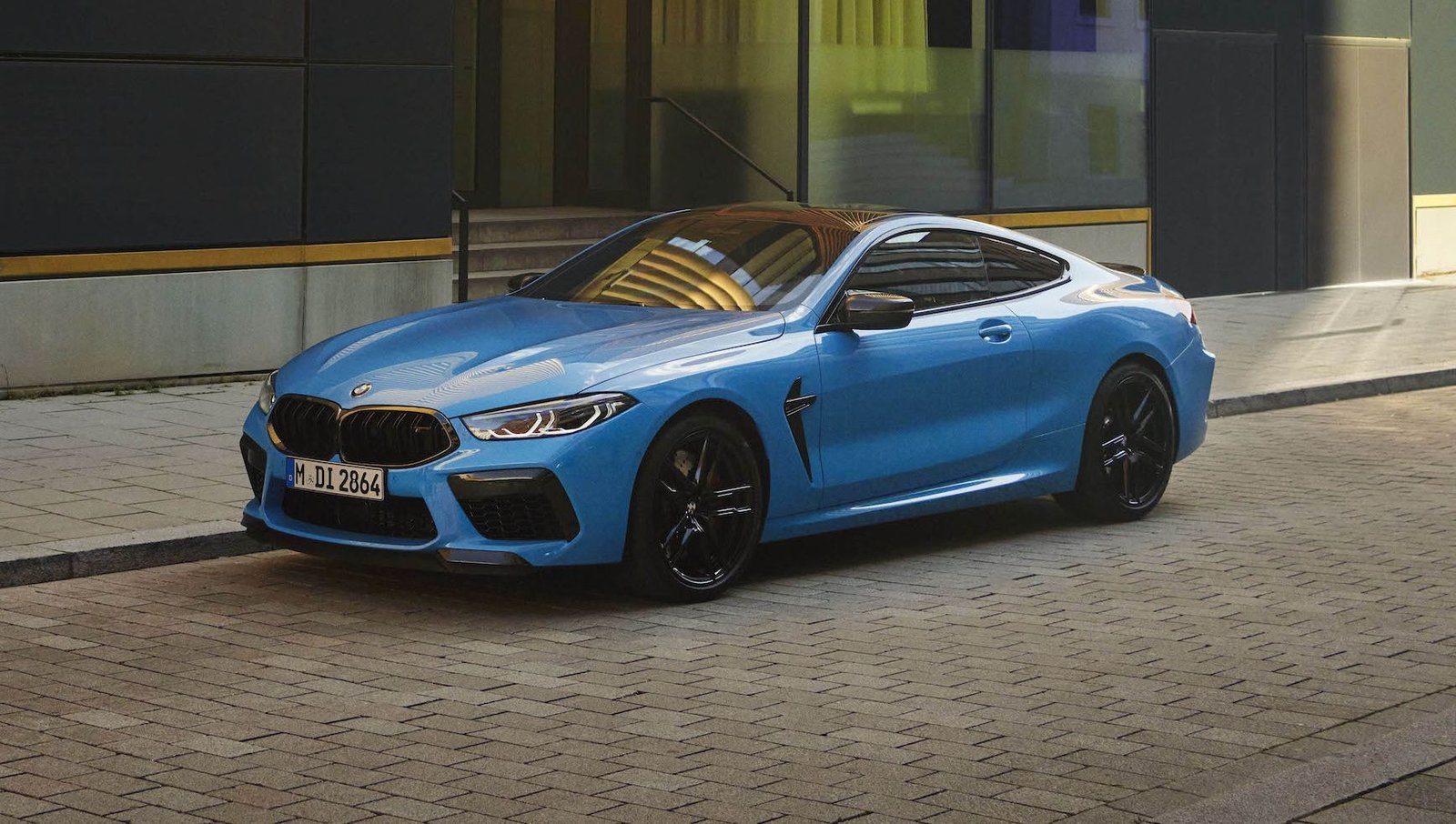 2025 BMW M8