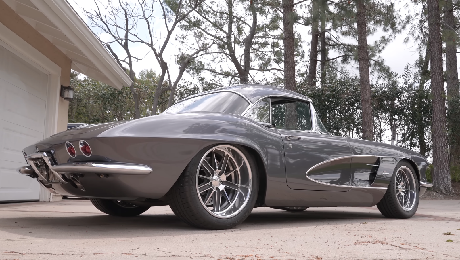 Chevy-Corvette-C1-Restomod