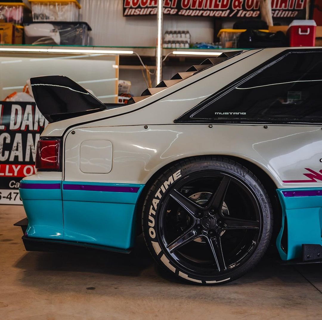 Ford-Mustang-GT-Wdebody