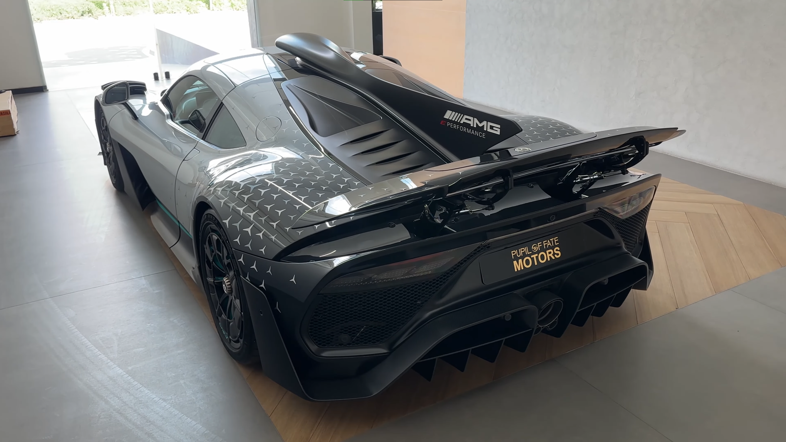 Mercedes-AMG-One (2) Mercedes-AMG-One