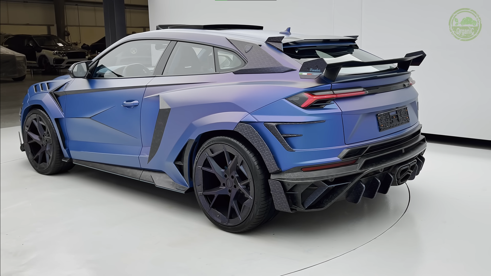 Lamborghini Urus Coupé (6) Lamborghini Urus Coupé (6)