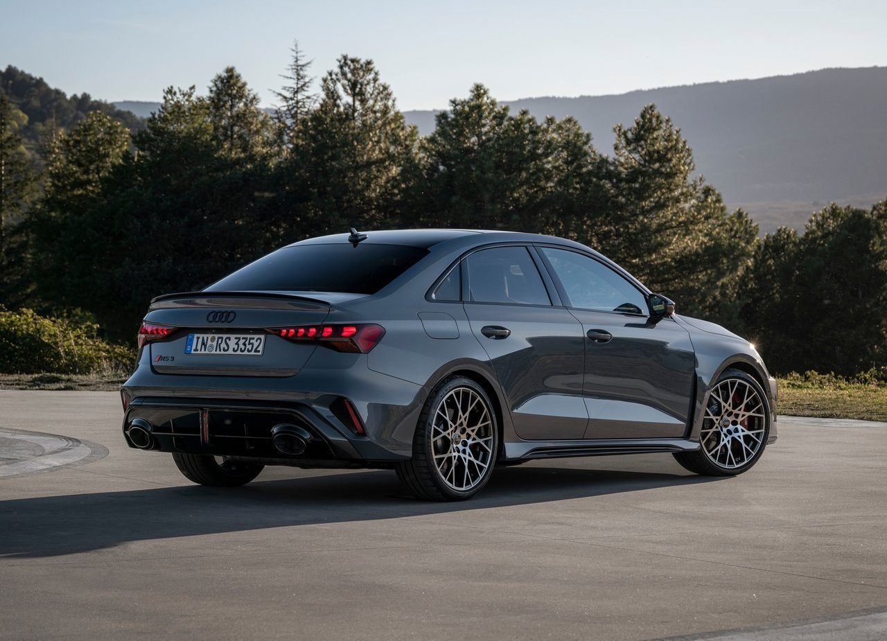audi-rs-3-sedan-2025