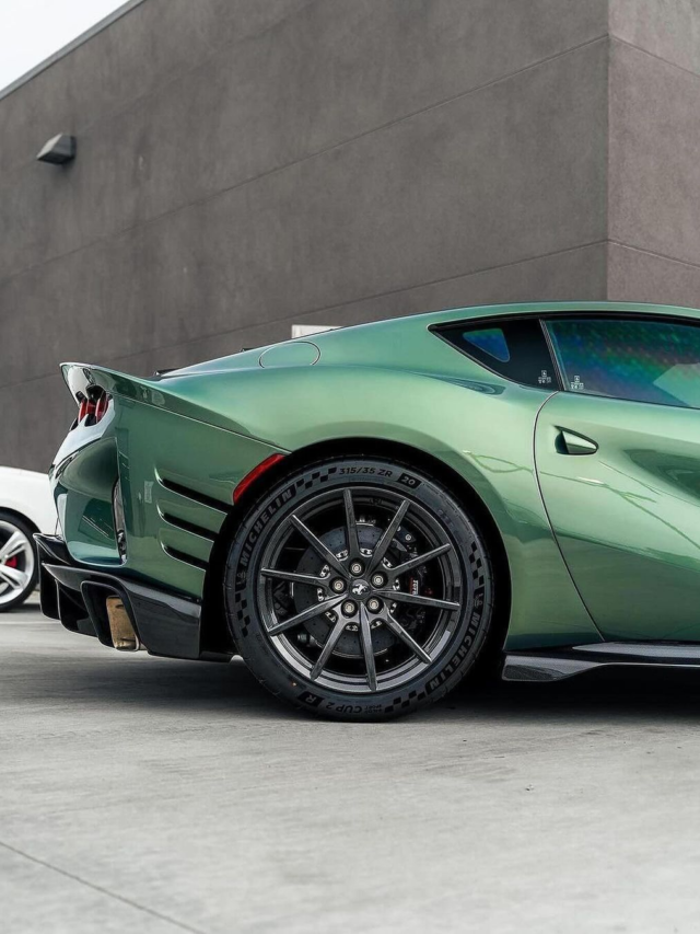 Ferrari 812 competizione (3)