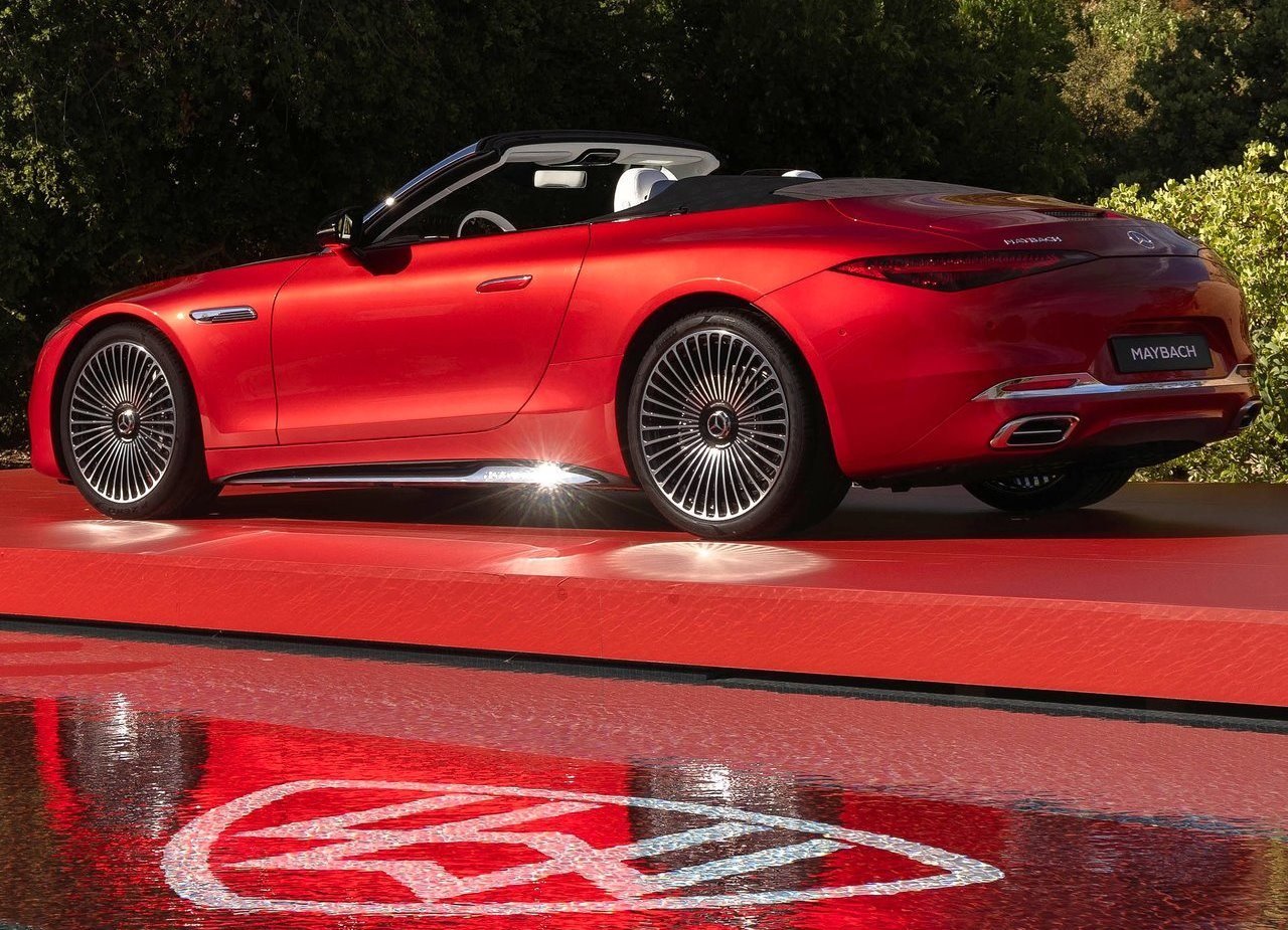 mercedes-maybach-sl-monogram-2025-imagen-traseira