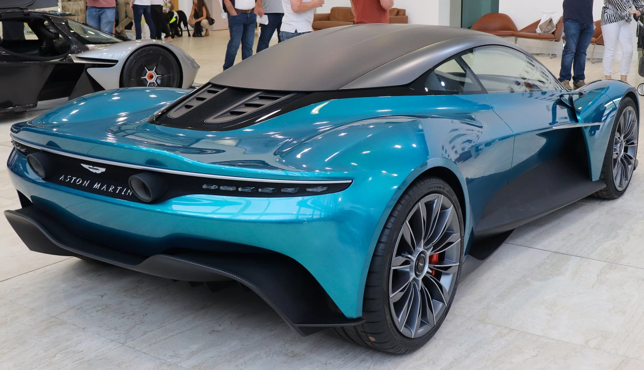 aston-martin-vanquish-vision-concept-potencia