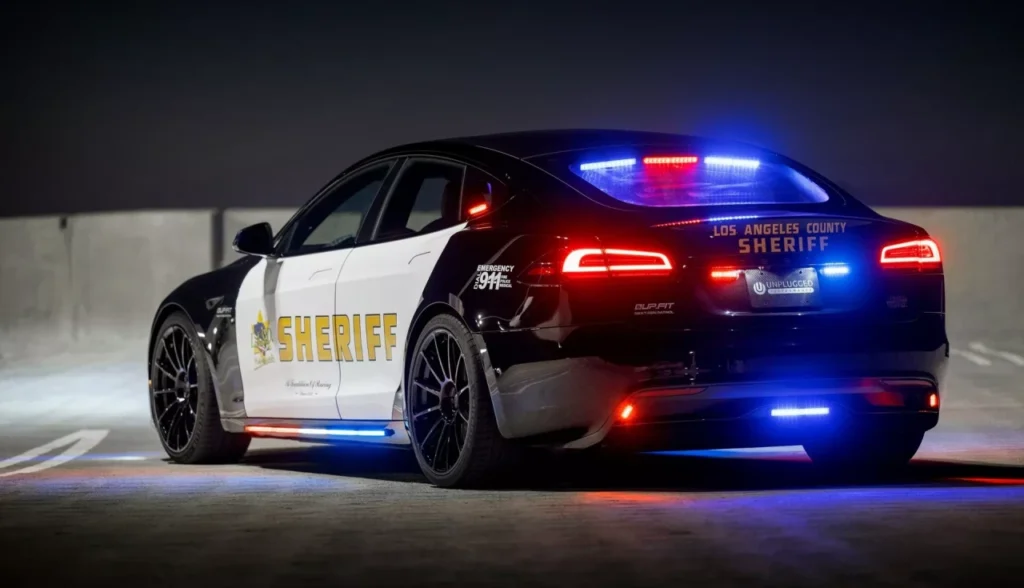 Tesla Model S Plaid Upfit Pursuit: O Supercarro da Polícia