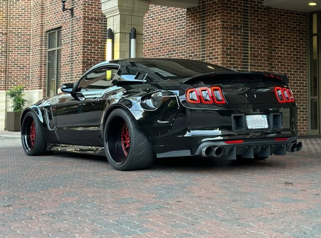 ford-mustang-black