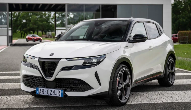 alfa romeo junior 2025 3