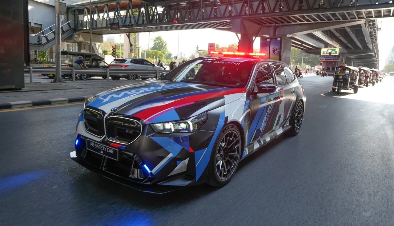 bmw-m5-touring-o-novo-safety-car-da-motogp