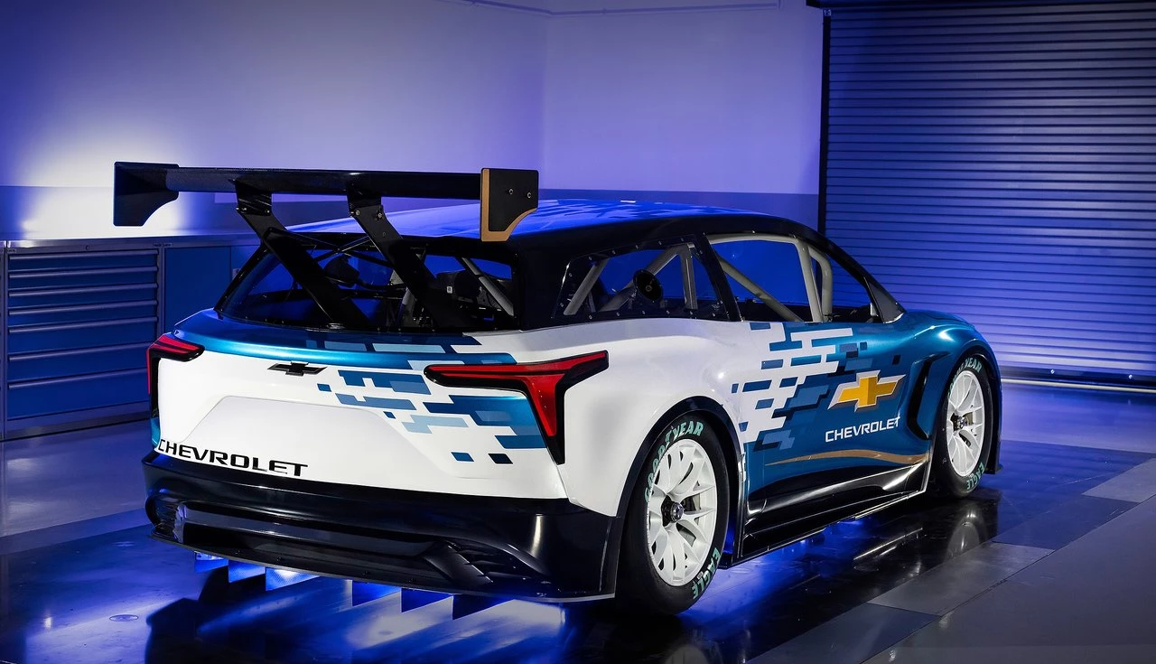 chevrolet-blazer-ev-r-nascar-concept-2025