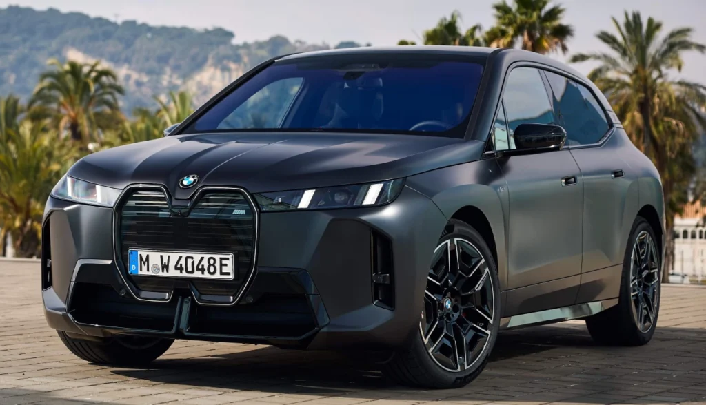 bmw-ix-m70-2026-exterior-interior-potencia-consumo-valores