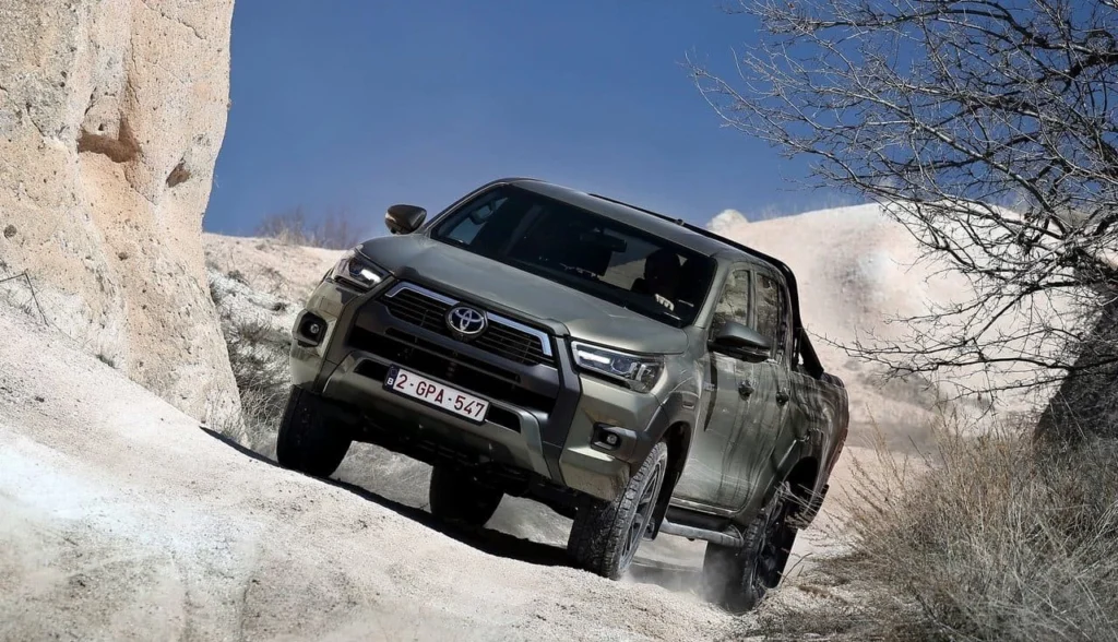 Toyota Hilux Hybrid 48V 2025