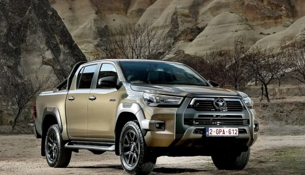 toyota-hilux-hybrid-48v-2025