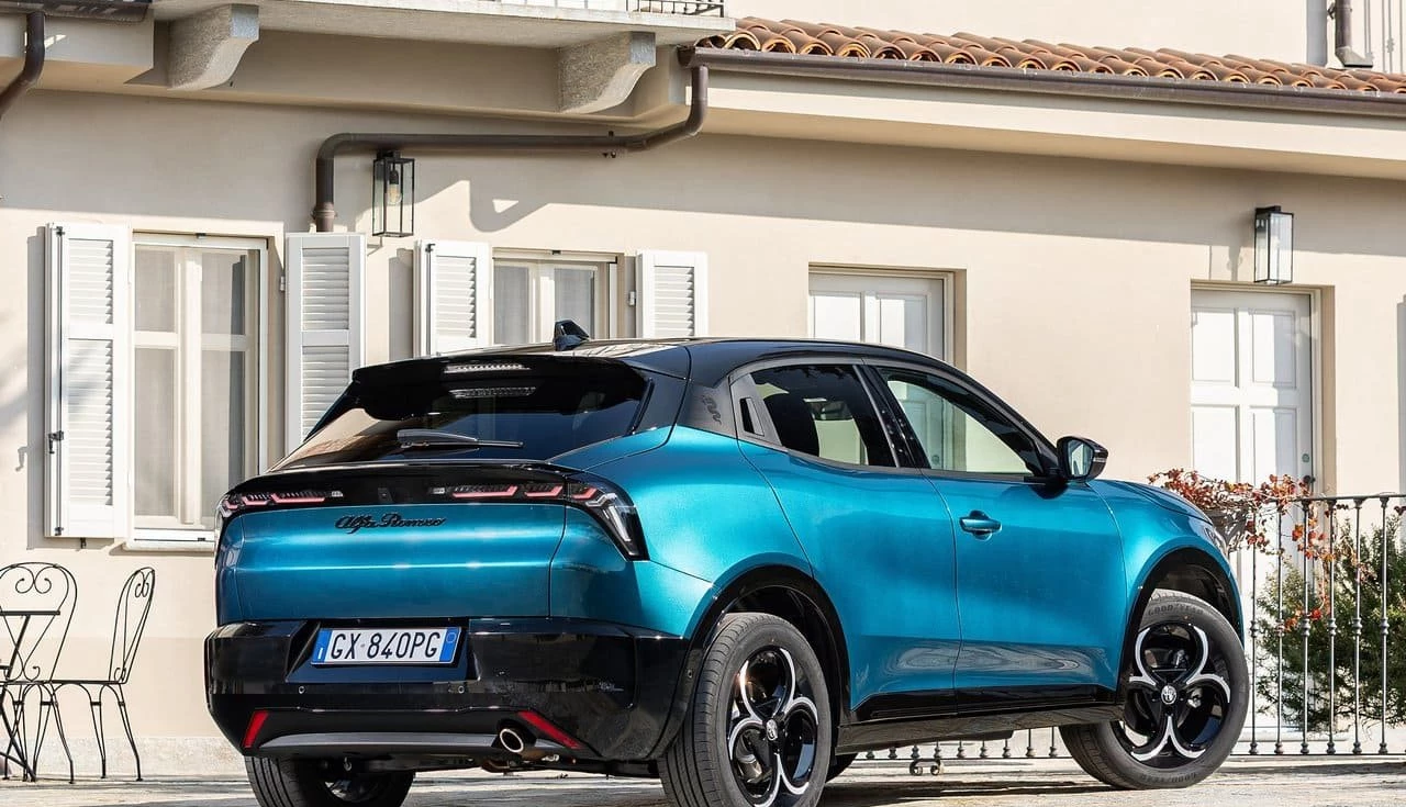 alfa-romeo-junior-ibrida-q4-2025-design-externo