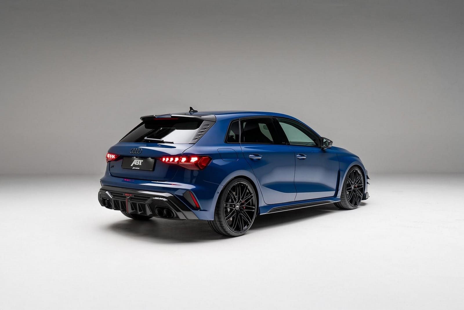 Audi RS3-R by ABT 2025: Compacto de 510 cv e Tecnologia!