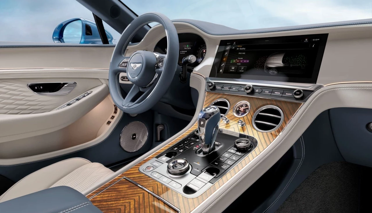 bentley-gt-2026-interior-desempenho-potencia-tecnologia