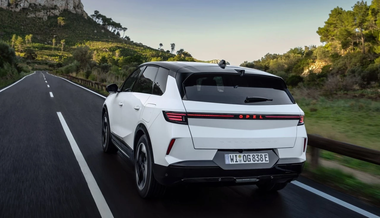 opel-grandland-phev-2025-design-externo