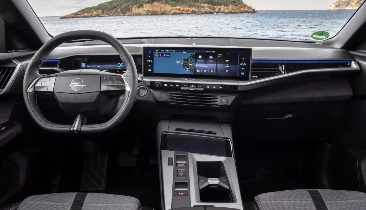 opel-grandland-phev-2025-interior-tecnologia-desempenho-potencia-conforto