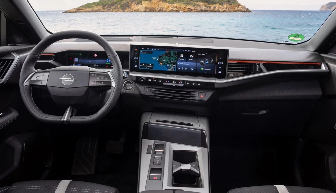 opel-grandland-phev-silver-2025-tecnologia-desempenho-potencia-interior-conforto