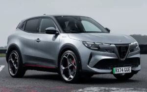 2025-Alfa-Romeo-Junior-Elettrica-Veloce-UK
