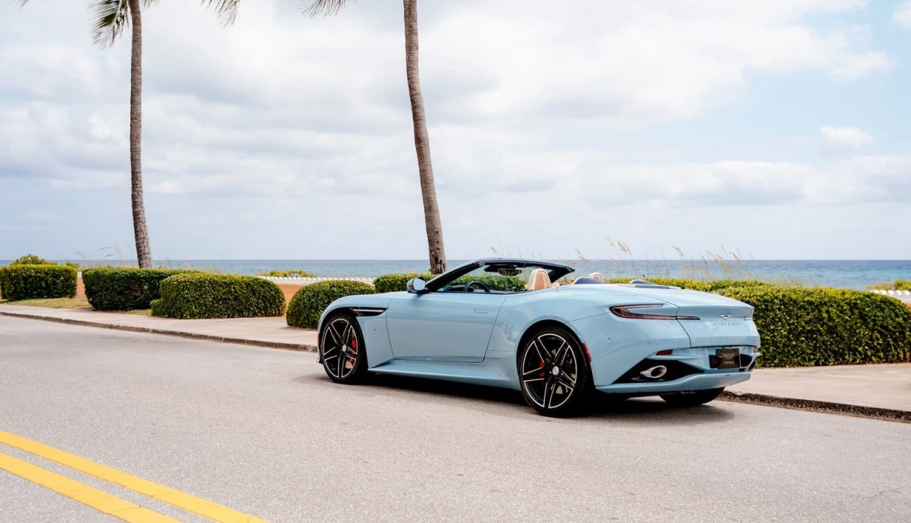 aston-martin-db12-volante-palm-beach-edition
