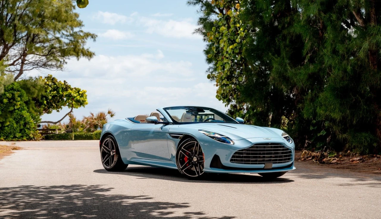aston-martin-db12-volante-palm-beach-edition