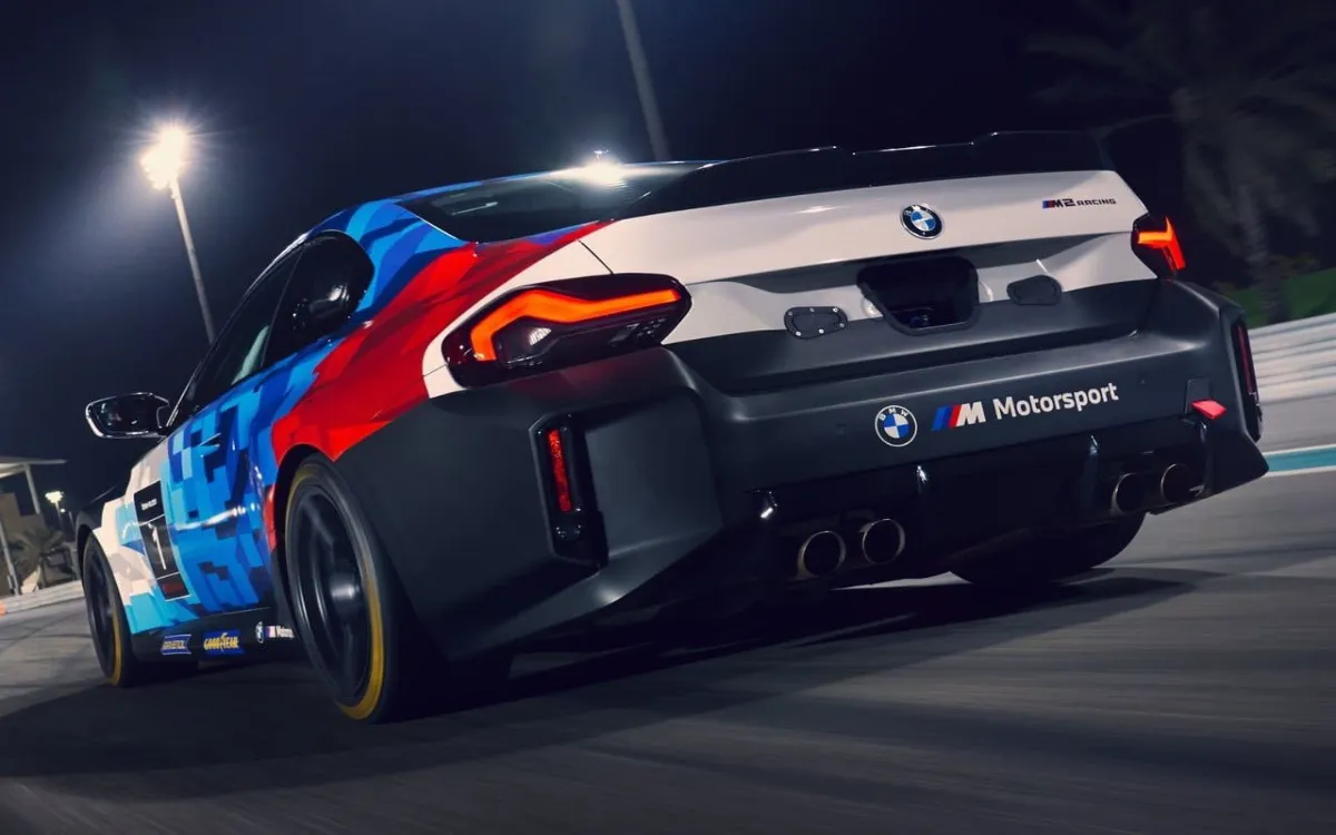 bmw-m2-racing-carro-corrida-2026 -design-externo