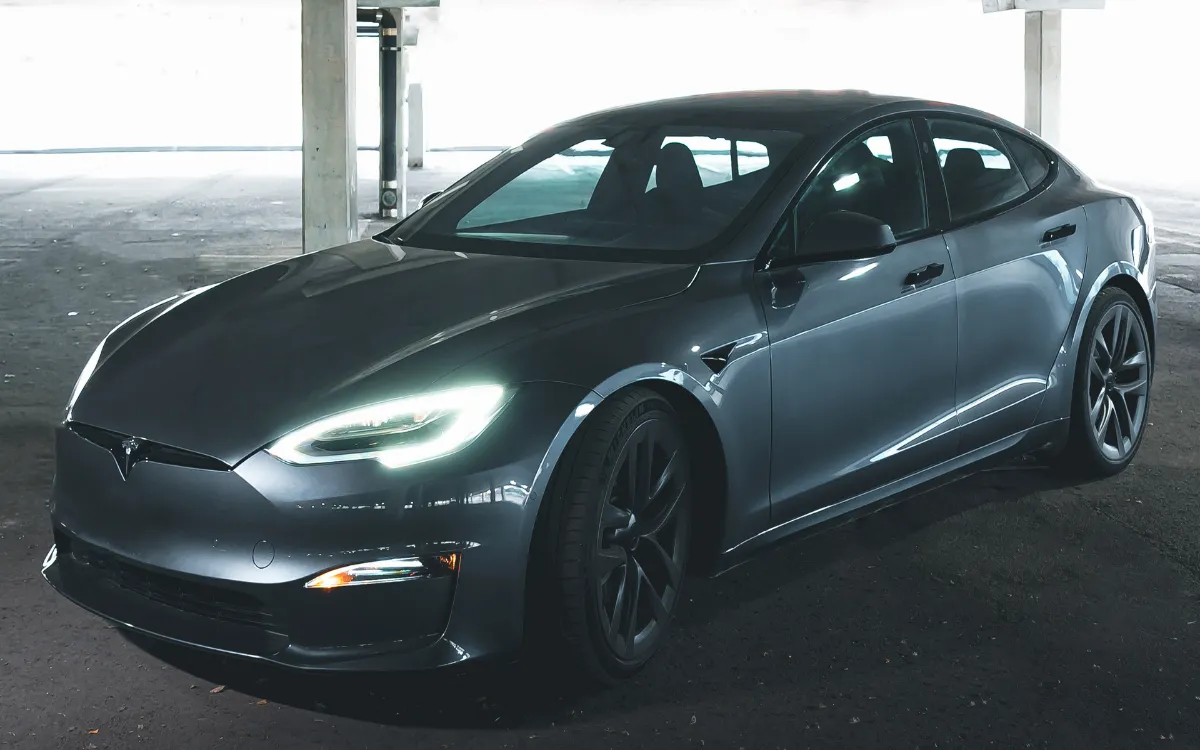 2022 Tesla Model S Plaid (US)