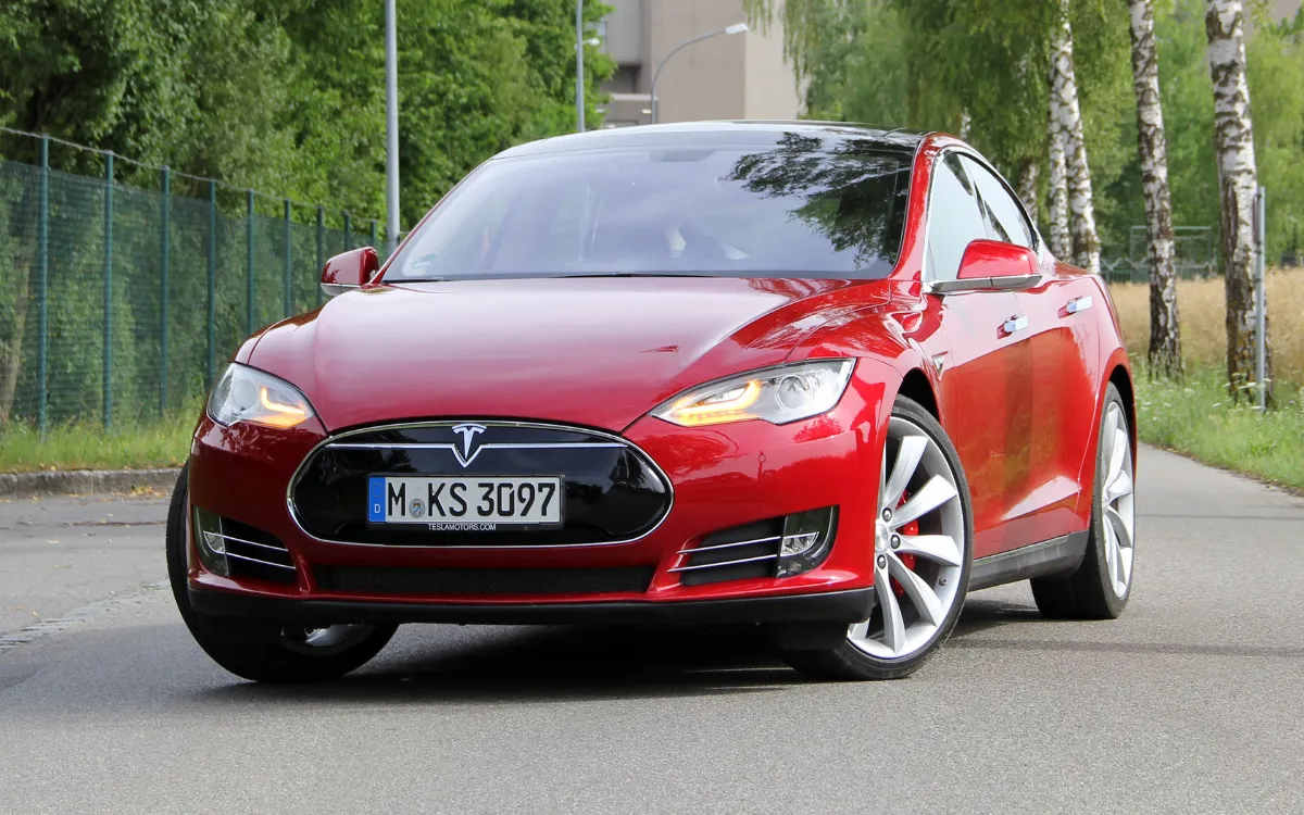 2013 Tesla Model S P85+