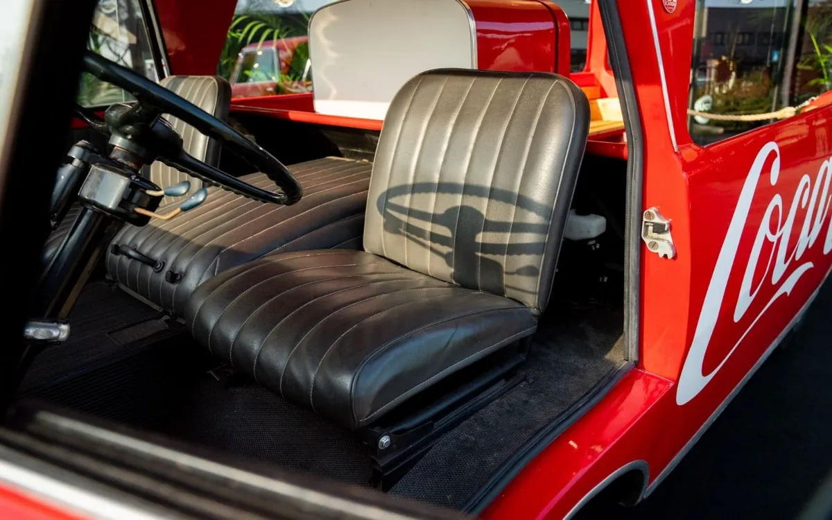 fiat-1100-icardi-coca-cola-1970 -interior