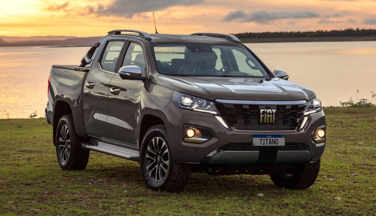 fiat-titano-2026-frente-farois