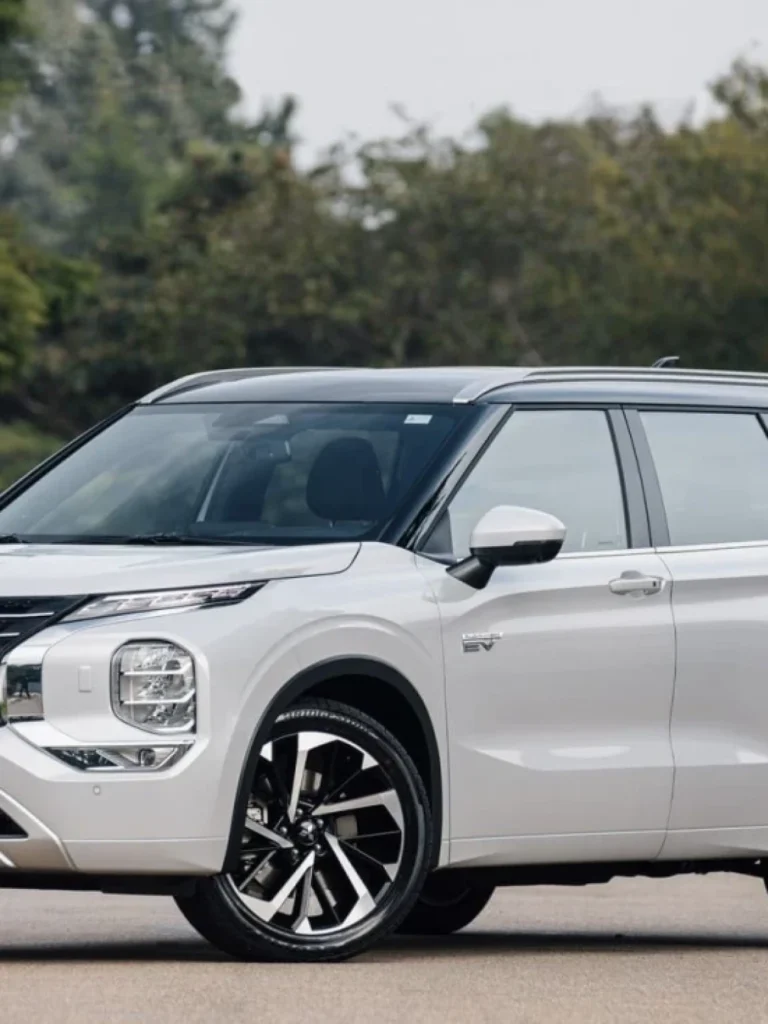Mitsubishi Outlander PHEV Signature 2025