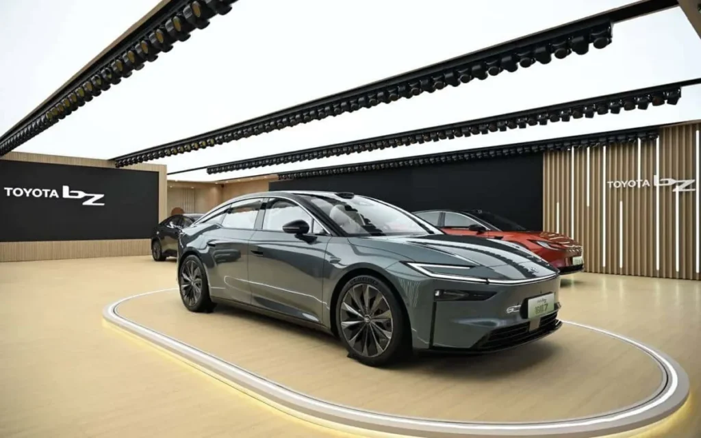 toyota-bz7-seda-eletrico-2026