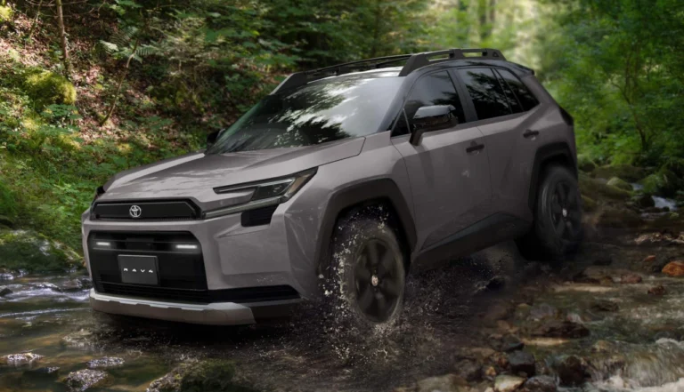 toyota-rav4-adventure-2026-valores-consumo-exterior-interior-potencia