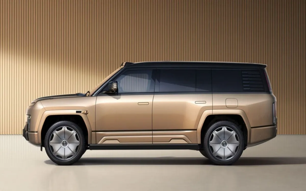 yangwang-u8l-suv-luxo-2025-interior-tecnologia-desempenho-potencia-preço-motor
