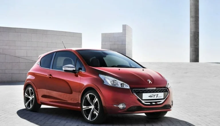 2012-peugeot-208-gti-concept