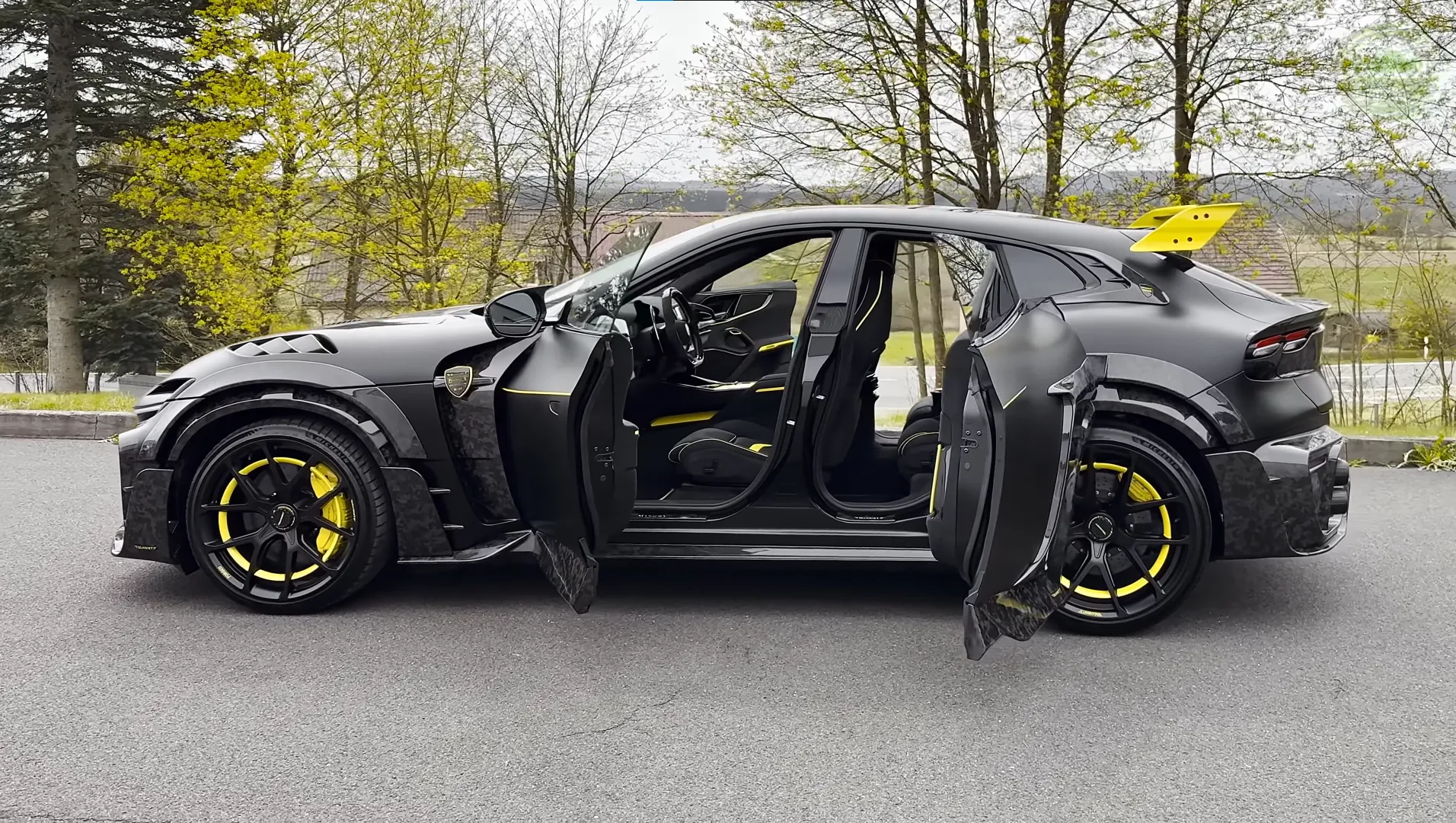 025 MANSORY Ferrari Purosangue