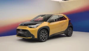 toyota-aygo-x-hybrid-2026-frente-farois